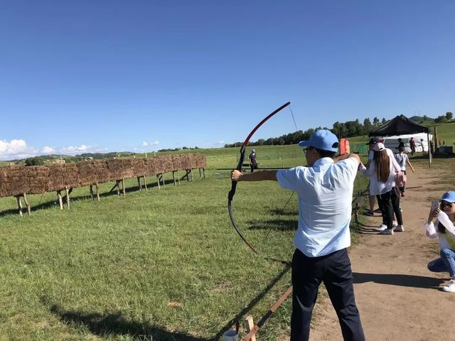 乾港集團(tuán)高層草原自駕游 乾港集團(tuán)高層草原自駕游